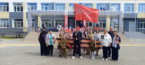 Этот праздник самый светлый и радостный – это  праздник Памяти народной.
